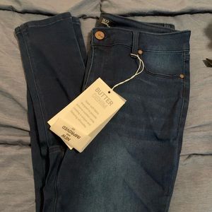 NWT 1822 Denim butter denim skinny jeans - size 14/32